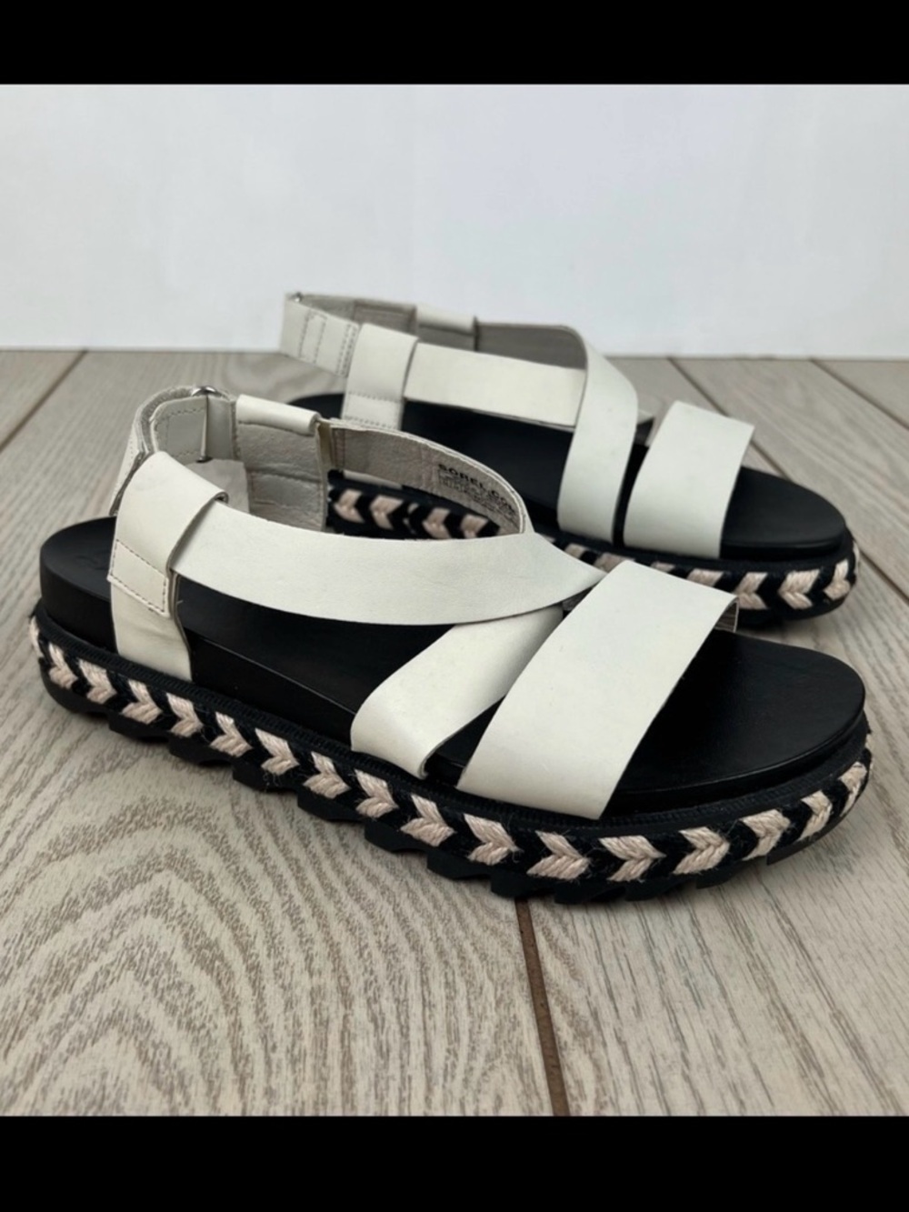 Sorel Roaming Crisscross Espadrille Chevron Pattern Sandals US8.5 Chalk $110
